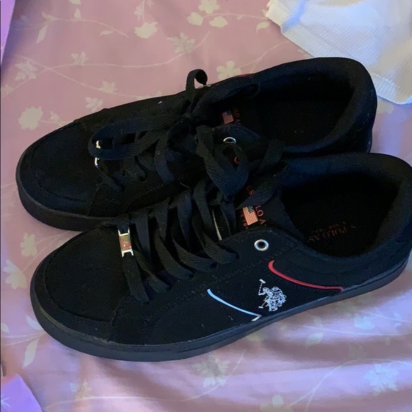 Sneakers - Picture 1 of 2